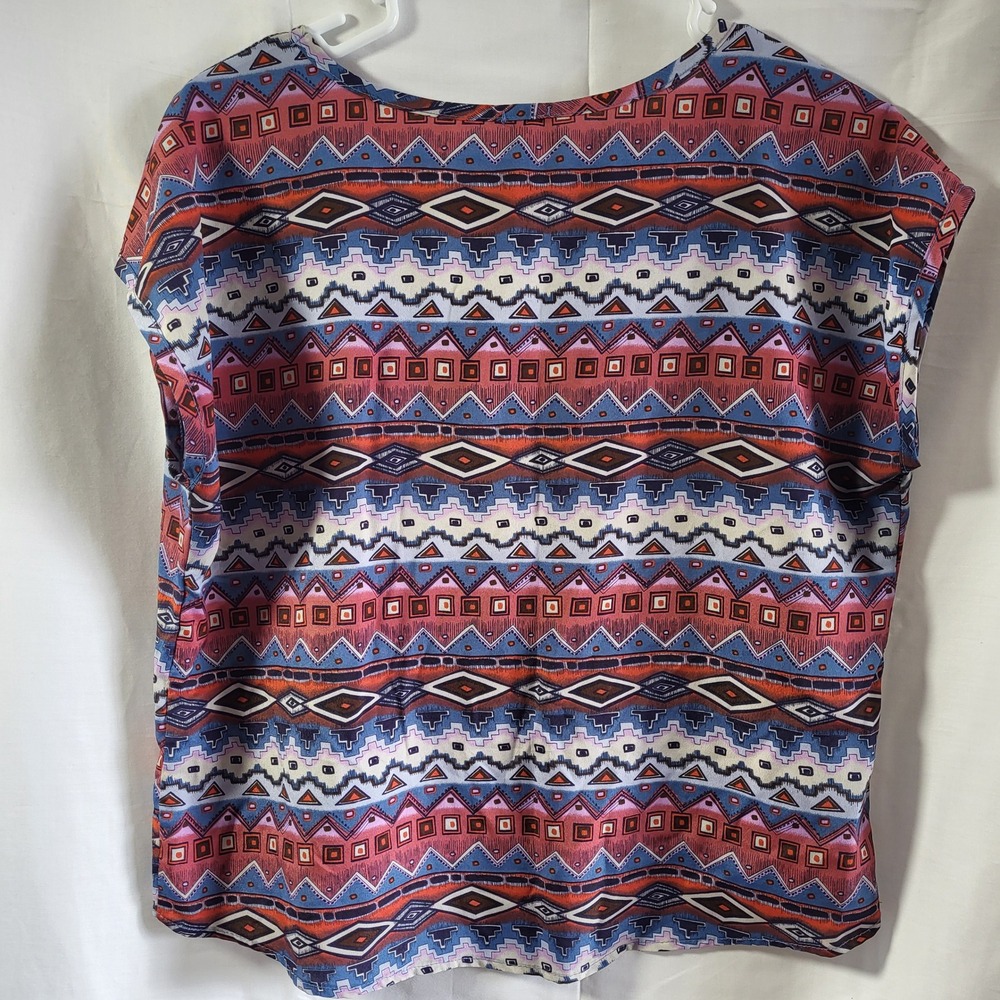 Charlotte Russe Women's Geometric Print Short Sleeve V Neck Top Size M - Picture 5 of 6